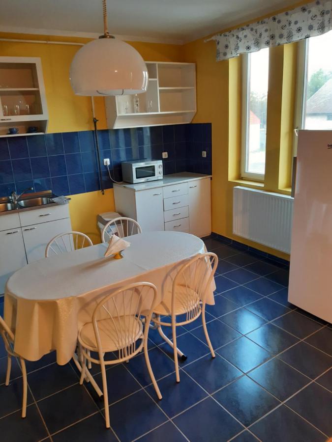 Gabor Pal 1 Apartman 1 Szoba Dunafoldvar Bagian luar foto