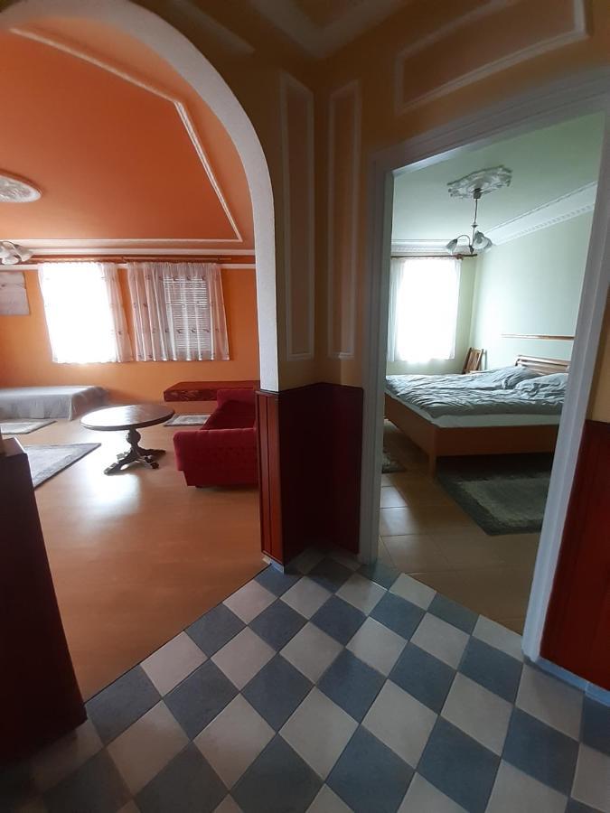 Gabor Pal 1 Apartman 1 Szoba Dunafoldvar Bagian luar foto