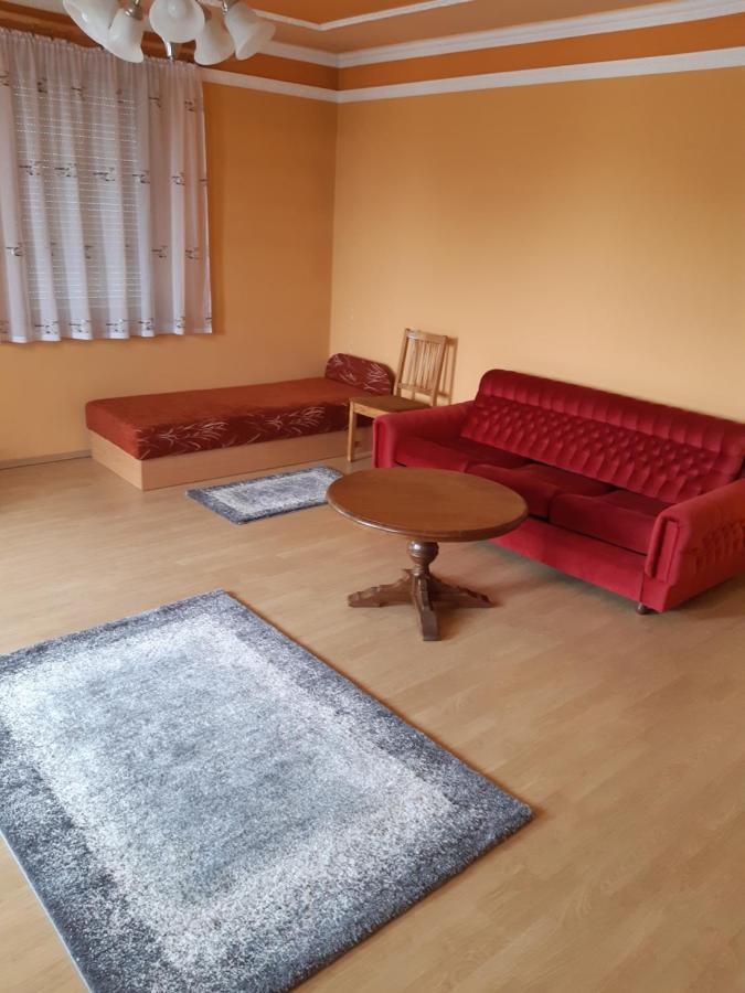 Gabor Pal 1 Apartman 1 Szoba Dunafoldvar Bagian luar foto